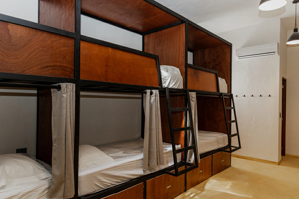 8 Bed Female Room